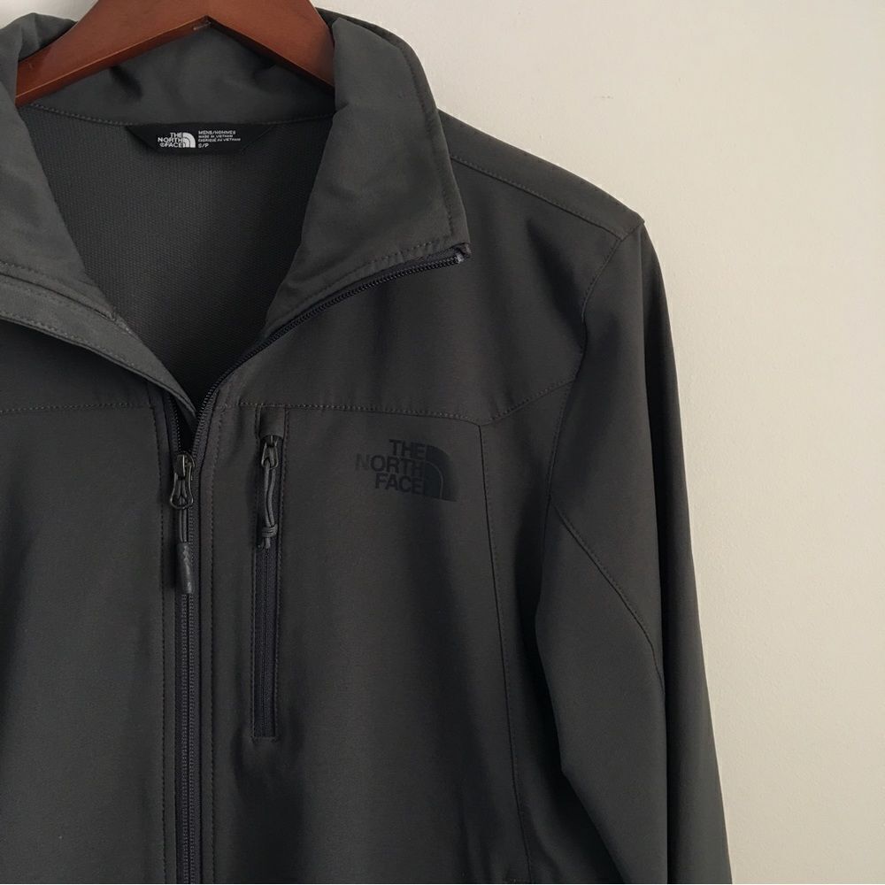 North Face Gray Windwall Jacket | Size Small